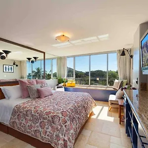 Apartment @ Marbella Lane Studio, 15 Steps From The Beach, 11 Mins From The Airport