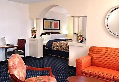 Courtyard By Marriott Nashville Vanderbilt West End Hotel
