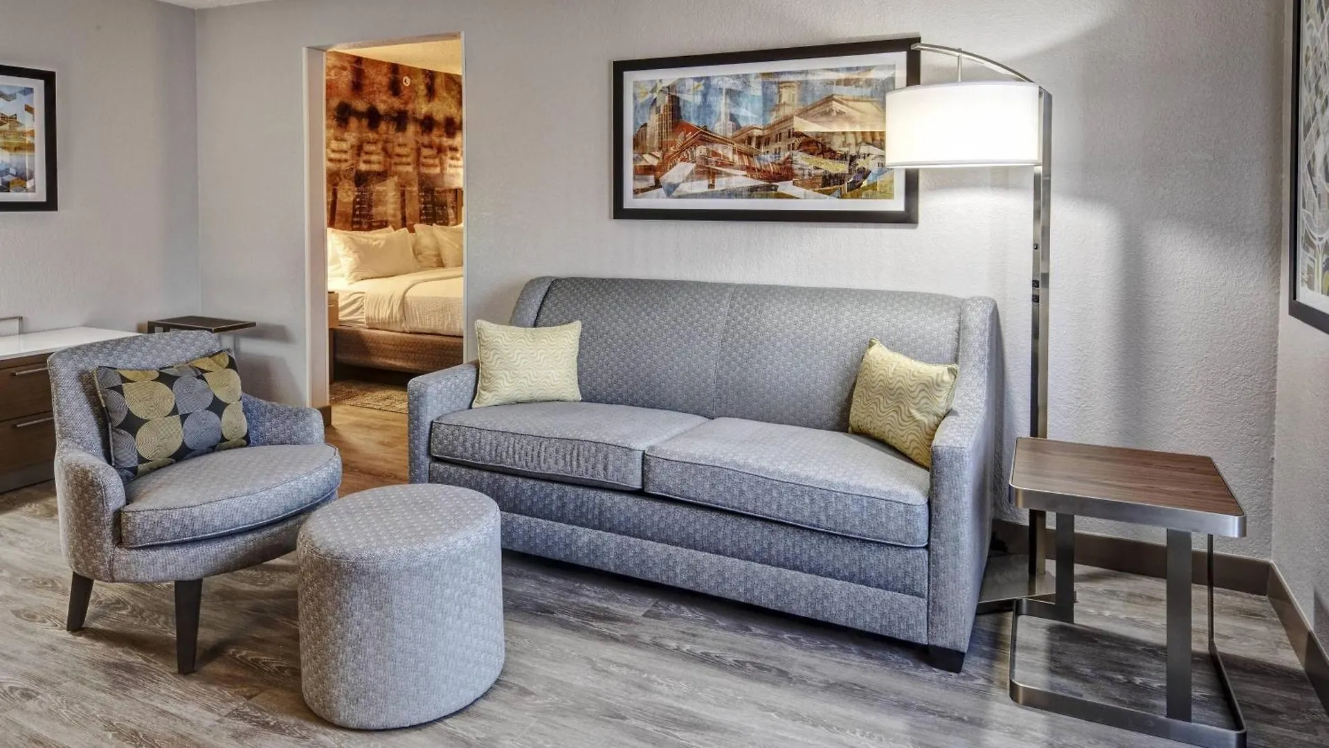 Courtyard By Marriott Nashville Vanderbilt West End Hotel