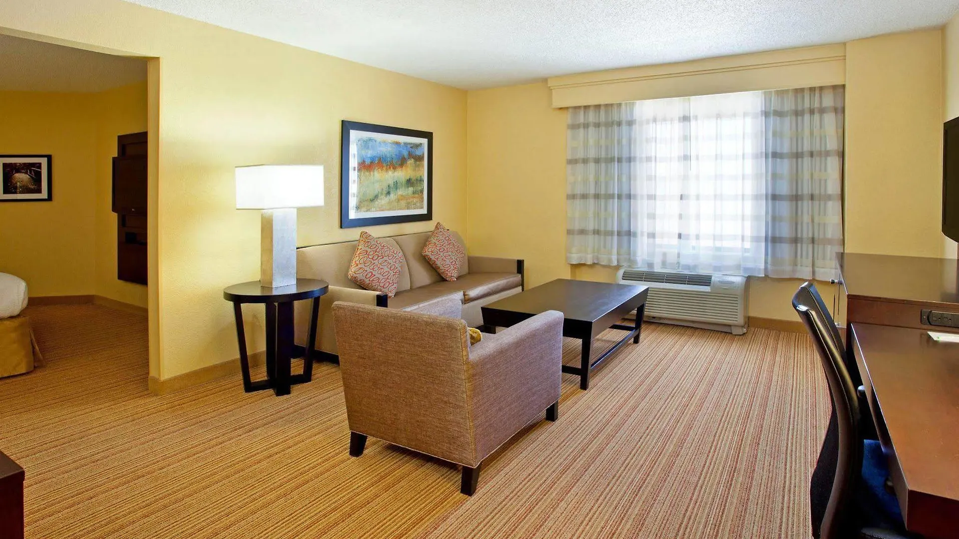 Courtyard By Marriott Nashville Vanderbilt West End Hotel